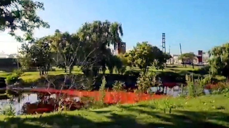Arroyo Sarandí se tiñó de rojo 20250206