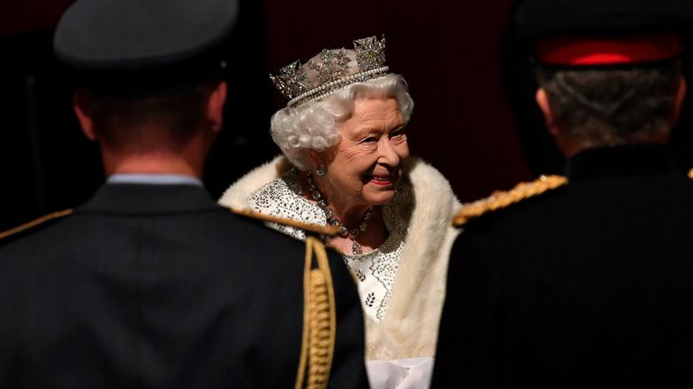 reina isabel ii parlamento brexit