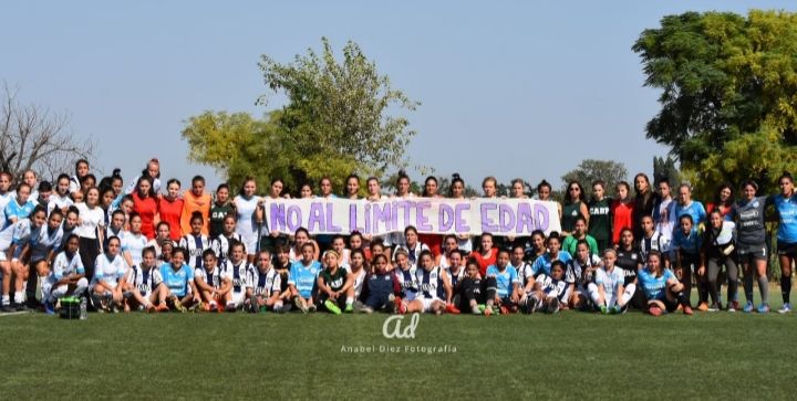 Cartel futbolistas