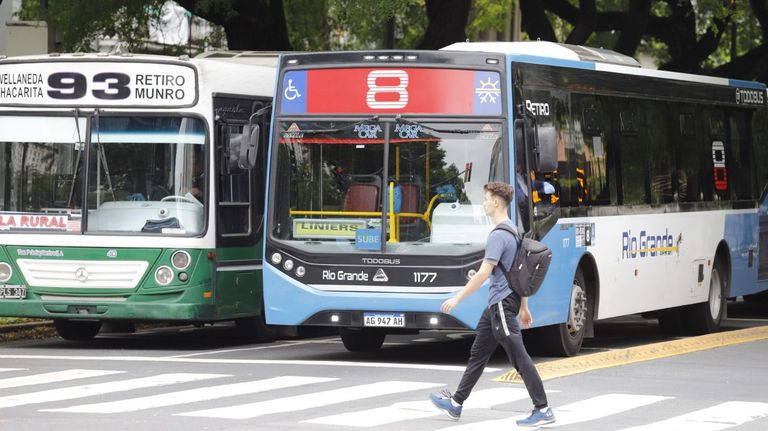 Choferes de la empresa de colectivos DOTA evalúan su adhesión a la medida de la CGT convocada para este jueves 19 de febrero