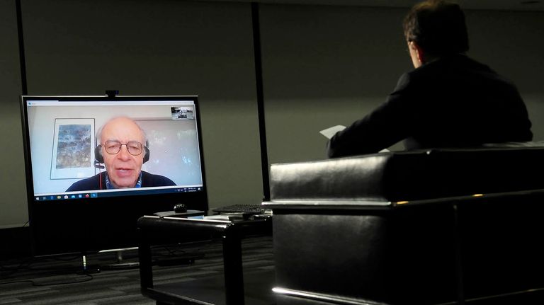 Peter Singer, en la entrevista con Jorge Fontevecchia.