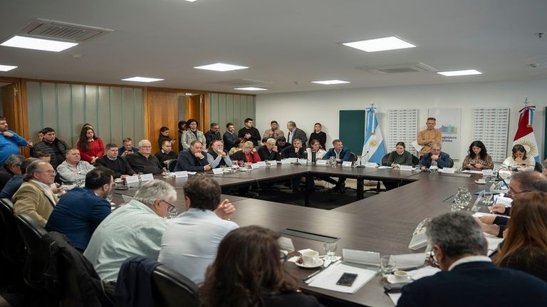 Plenario de comisiones en la Unicameral 