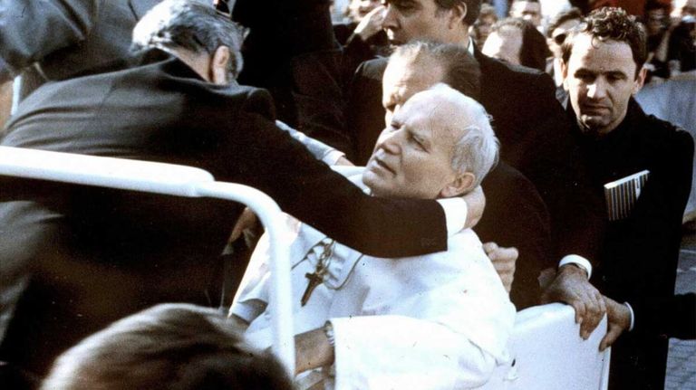 ali agca juan pablo ii wojtyla