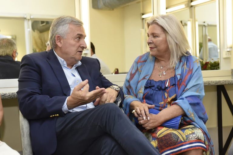 Gerardo Morales y Elisa Carrió