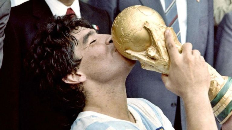 DIEGO MARADONA 24112025