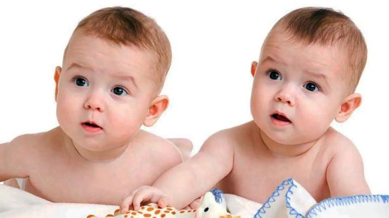 Hermanos gemelos en Argentina 20211220