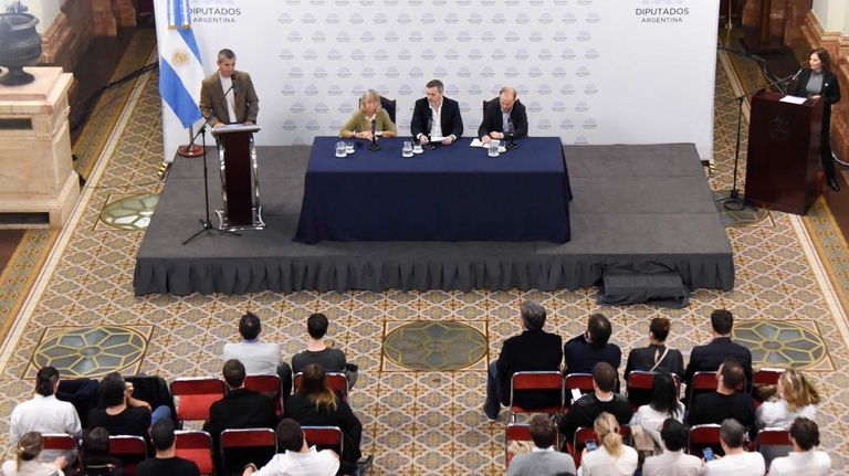 Las otras pymes: emprendedores presentan plan para crear un millón de empleos.