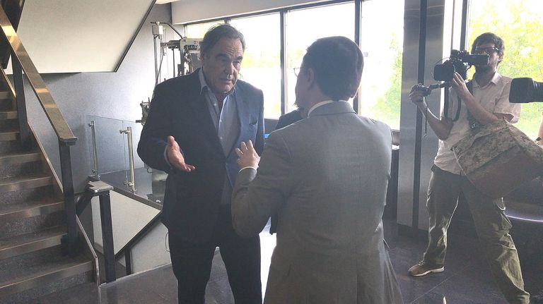 Oliver Stone 040120