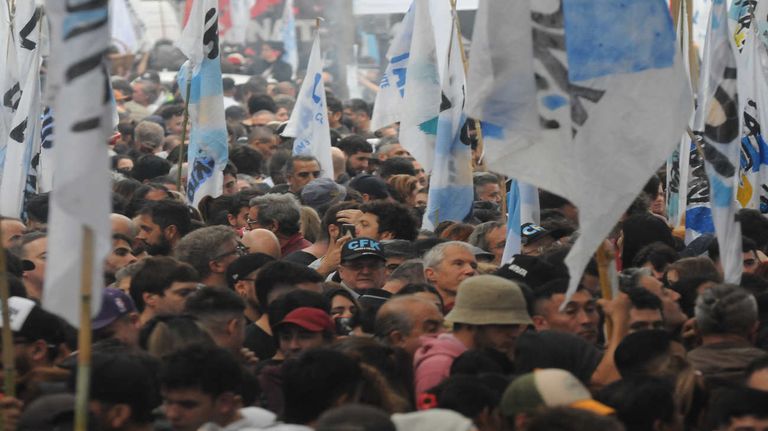 25 DE MAYO PLAZA 20230525
