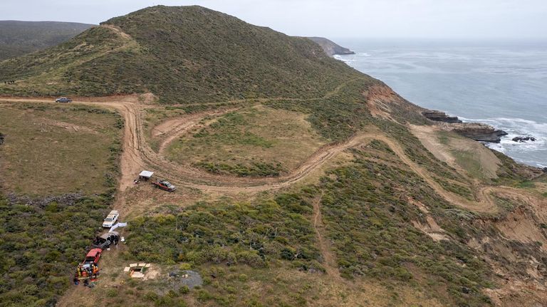 Hallaron tres cuerpos en la zona en la que buscan a dos australianos y un estadounidense
