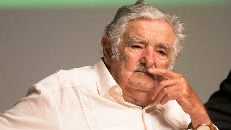 El presidente de Brasil, Luis Inácio Lula da Silva (izq.), y el expresidente de Uruguay (2010-2015), José Mujica 20231214