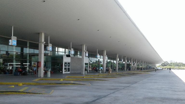 Paro de maleteros en la terminal de Mar del Plata.