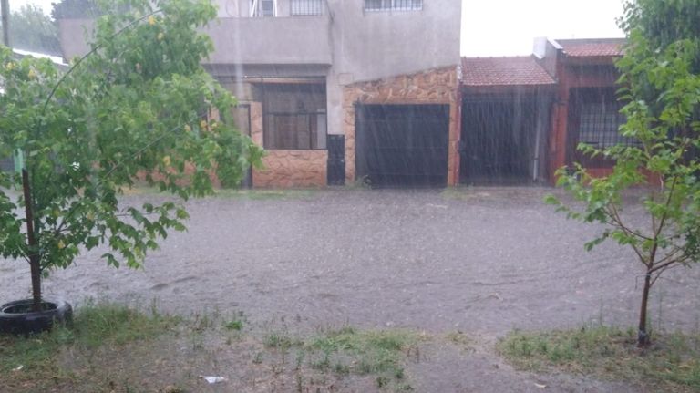 20221114 Imágenes de usuarios de redes sociales que captaron la tormenta del fin de semana en CABA.