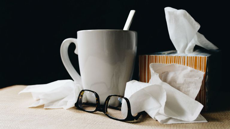 Hay que usar pañuelos descartables para evitar la propagación de virus y bacterias.
