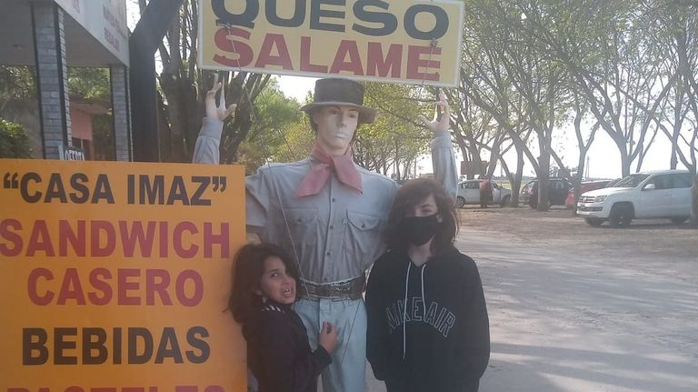 A Santa Teresita, muchos viajeros llegaron con hambre luego de las largas horas en auto.