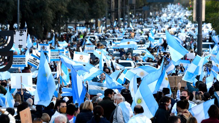 Del 17A al 26A: las mejores postales que dejan las marchas en cuarentena.