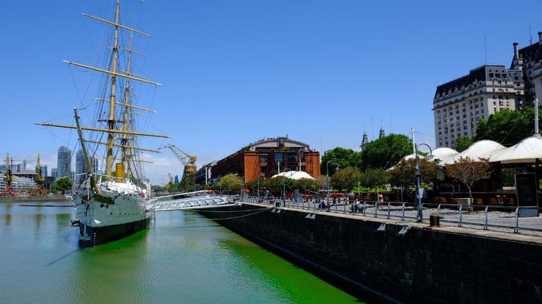 AGUA VERDE EN PUERTO MADERO 20201112