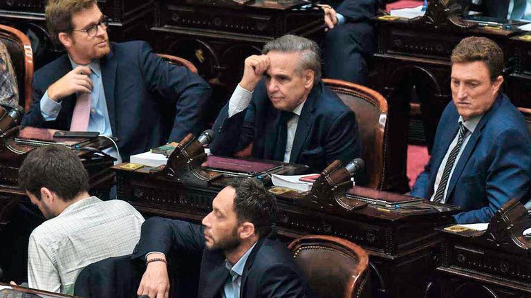 Pichetto acompañando la Ley Bases
