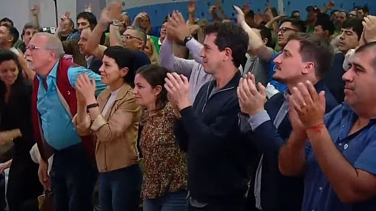 Máximo Kirchner encabezó un acto de la UOM en Avellaneda.