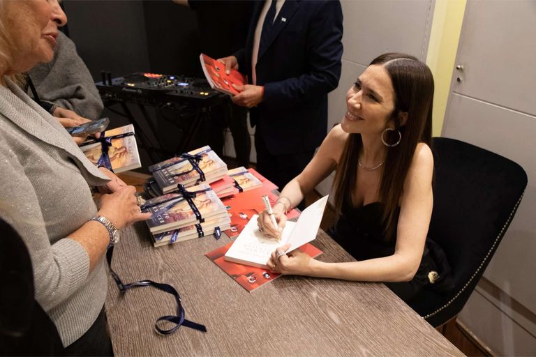 Cristina Pérez presentó su cuarta novela