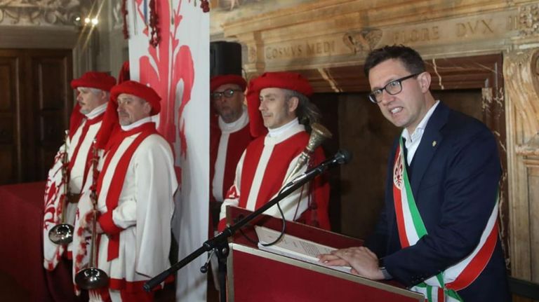 Eduardo Eurnekian recibio llava de florencia g_20230204
