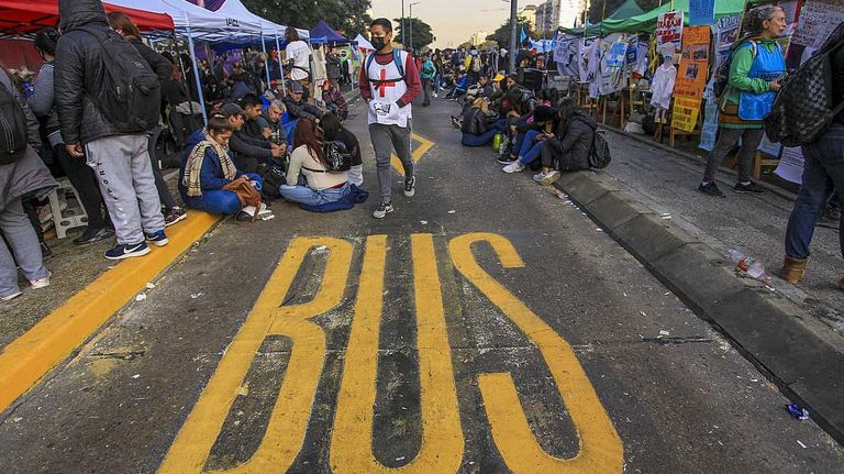El Polo Obrero volvió a marcha y convirtió en un caos el tránsito en el centro porteño.