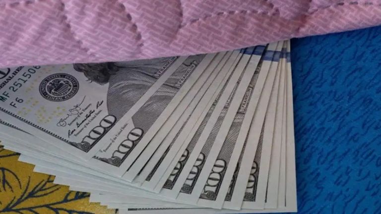 Dólar colchón