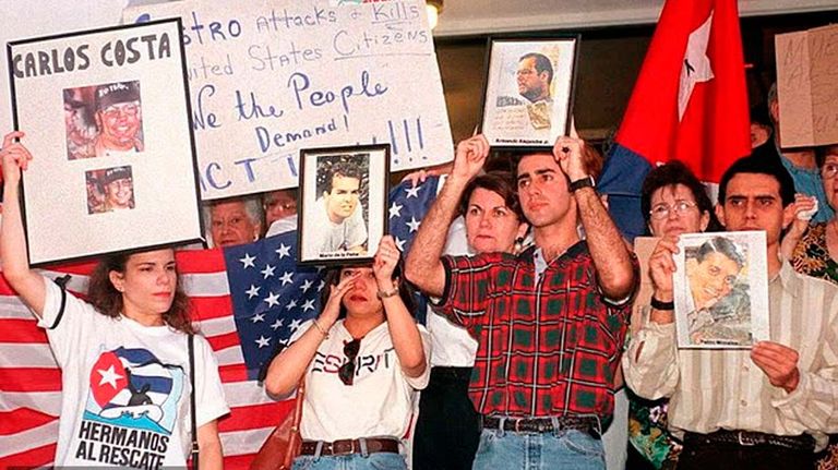 Familiares de los muertos en el derribo de aviones de Brother to the Rescue, en 1996