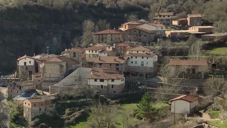 Capacitanes Esports presentó el primer pueblo para streamers de España