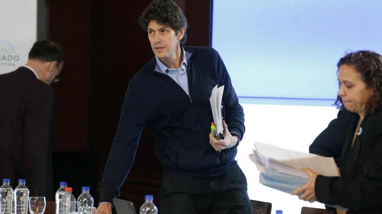 Debate en el Senado por la Ley Bases