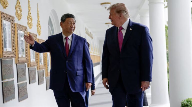 Trump y Xi Jinping durante la cumbre bilateral de la semana pasada