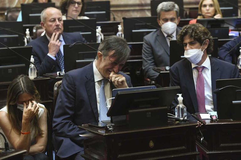 Esteban Bullrich durante su renuncia al Senado.