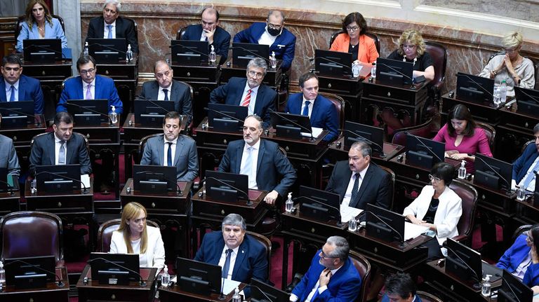 SESION PUBLICA ESPECIAL - REFINANCIACiÓN DEUDA FMI 20220317