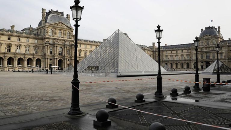 Paris toque de queda