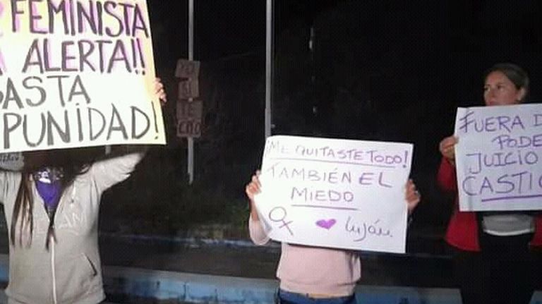 Marchas en Gilbert para que Constantino deje la intendencia. 20220502