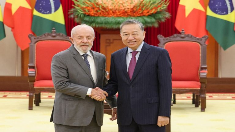 20250329 Lula da Silva se reunión con el presidente de Vietnam, Luong Cuong (CL) en Hanói