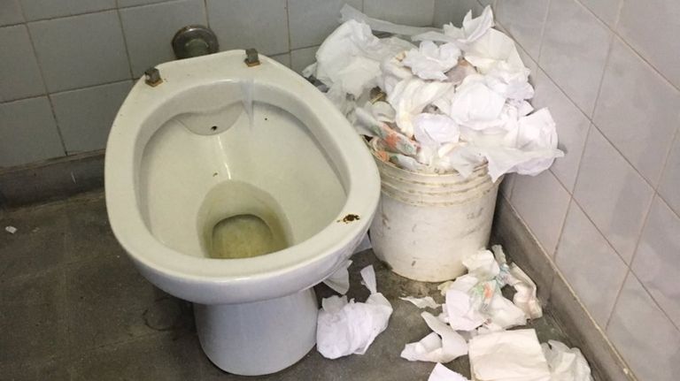 baño Comodoro Py g_20190205