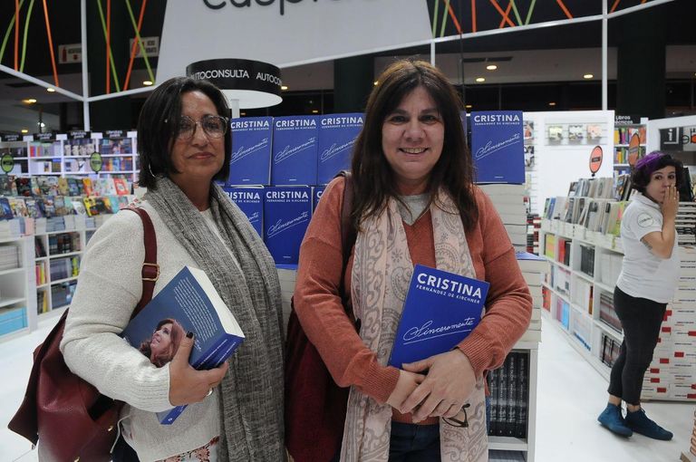 libro cristina kirchner en feria del libro