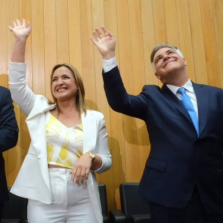 Myriam Pruntto junto a Martín Llaryora