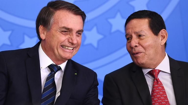 Jair Bolsonaro y su vice Hamilton Mourao 20220225