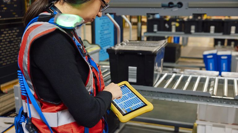 Amazon inaugura en EEUU su centro logístico más avanzado