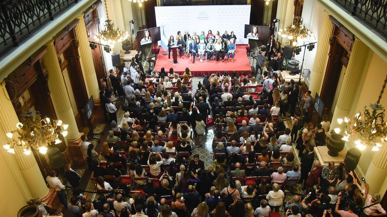 Distinción a mujeres notables de la Argentina.