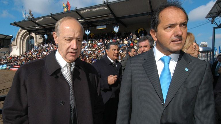 2004: Lavagna y Scioli en la Rural en una foto del primer gobierno K.
