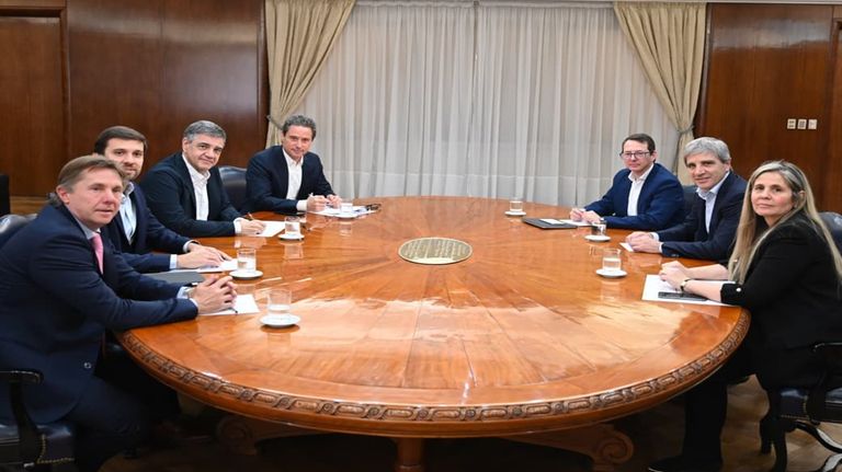 Jorge Macri y Luis Caputo avanzan en un acuerdo por la deuda con la Ciudad
