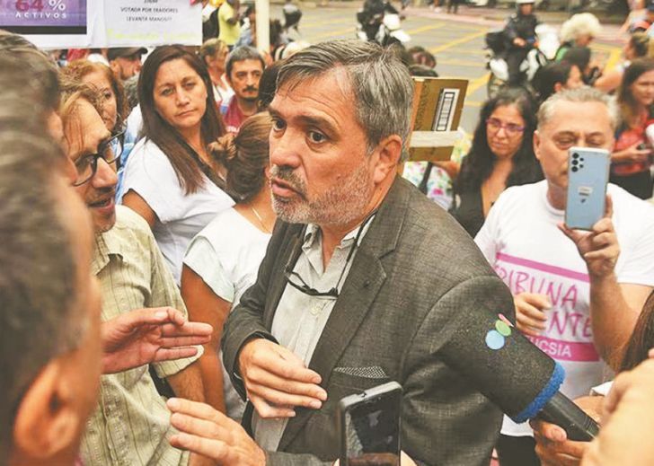 Guillermo González
