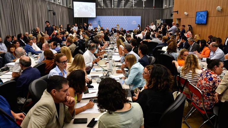 Inició el debate