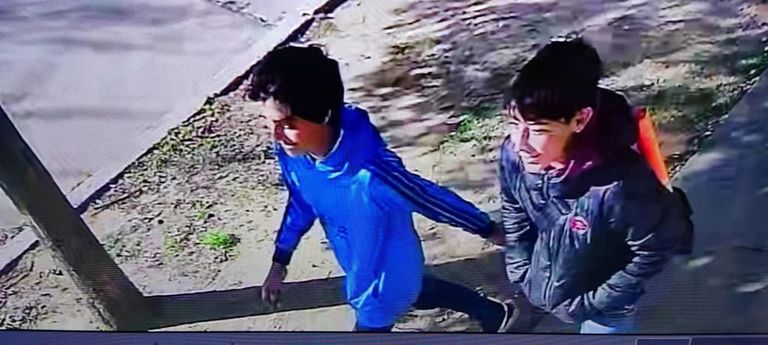 Joaquin junto a su amigo