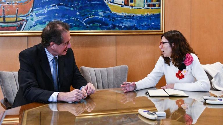 Miguel Angel Pesce con Silivina Batakis 20220704