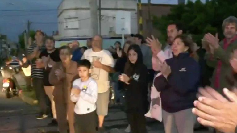 Bullrich postuló “ley y orden” tras despejar una protesta que luego se multiplicó sobre las líneas del tren Roca 20231219