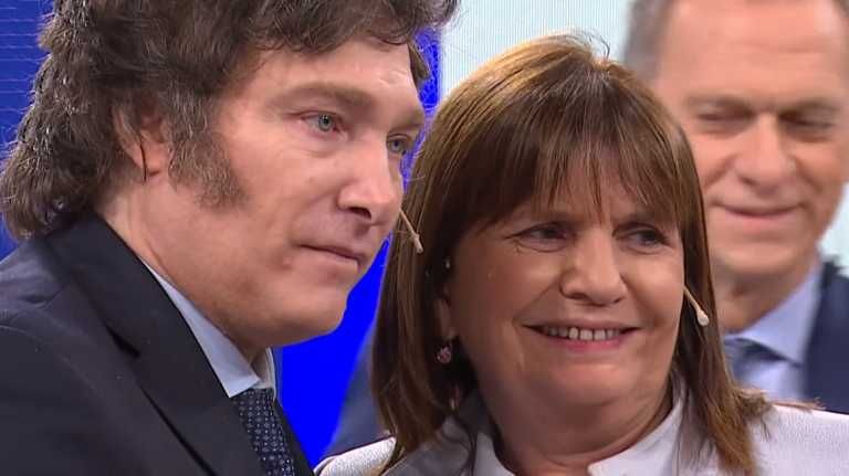 Patricia Bullrich junto a Javier Milei